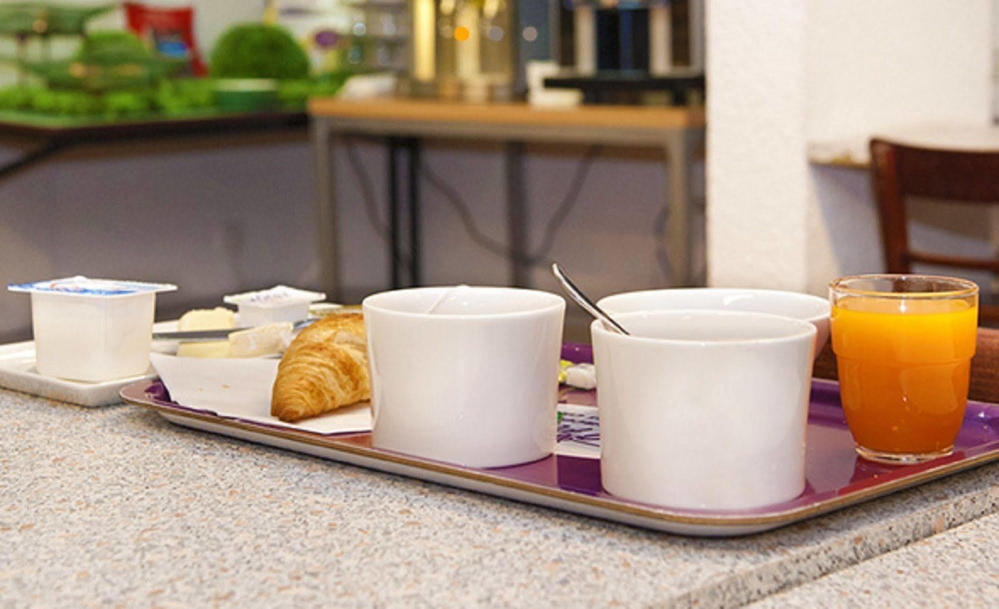 Egg Hotel Gonesse Dış mekan fotoğraf