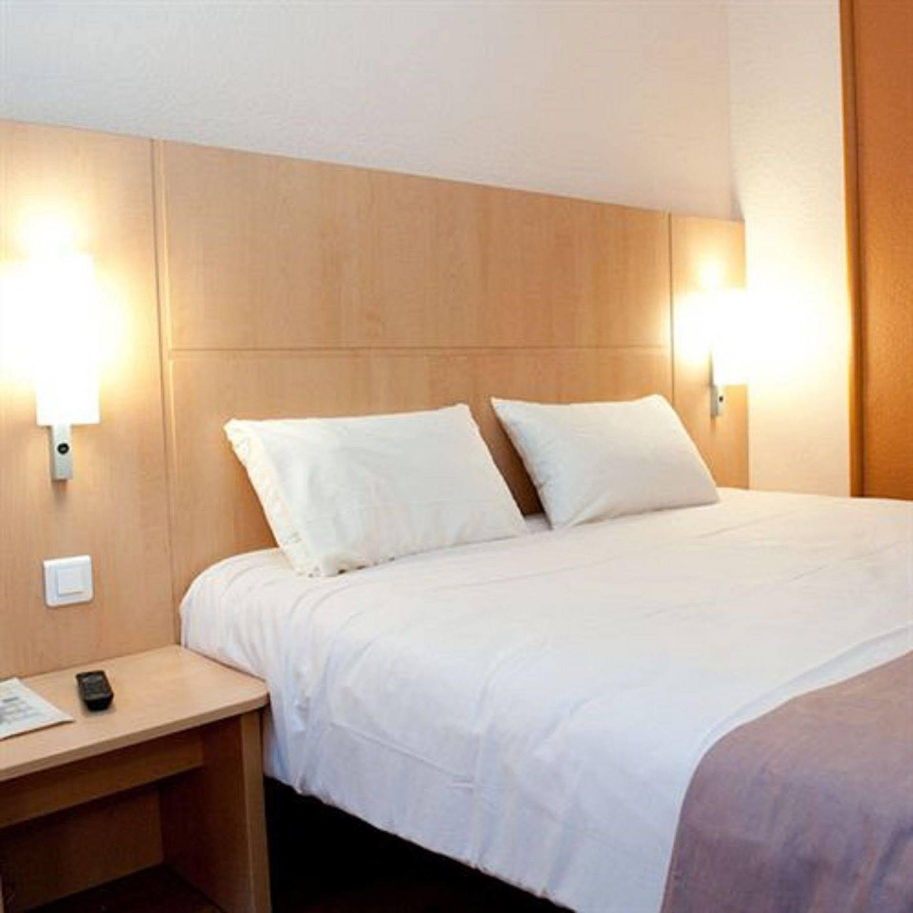 Egg Hotel Gonesse Dış mekan fotoğraf