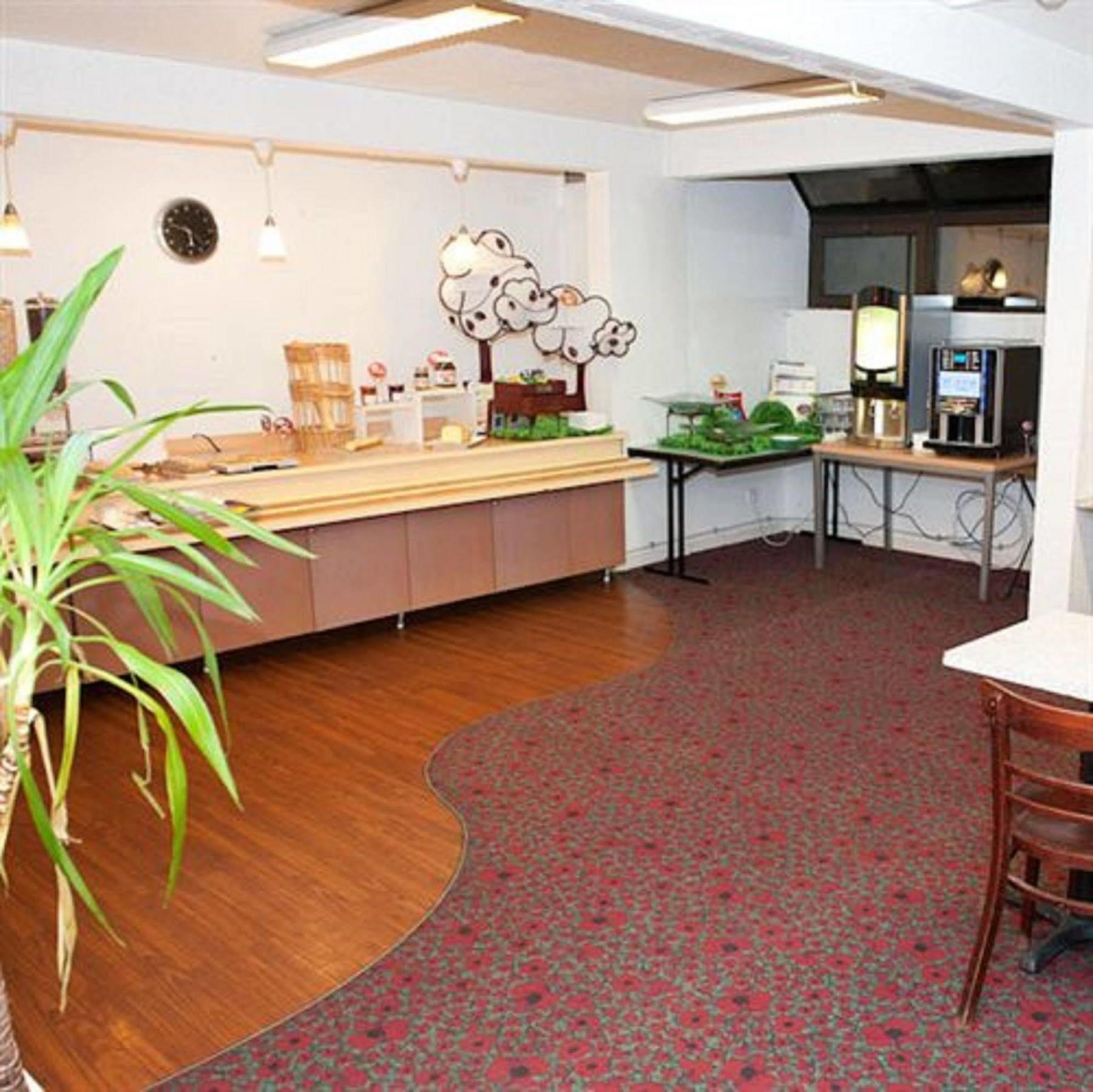 Egg Hotel Gonesse Dış mekan fotoğraf