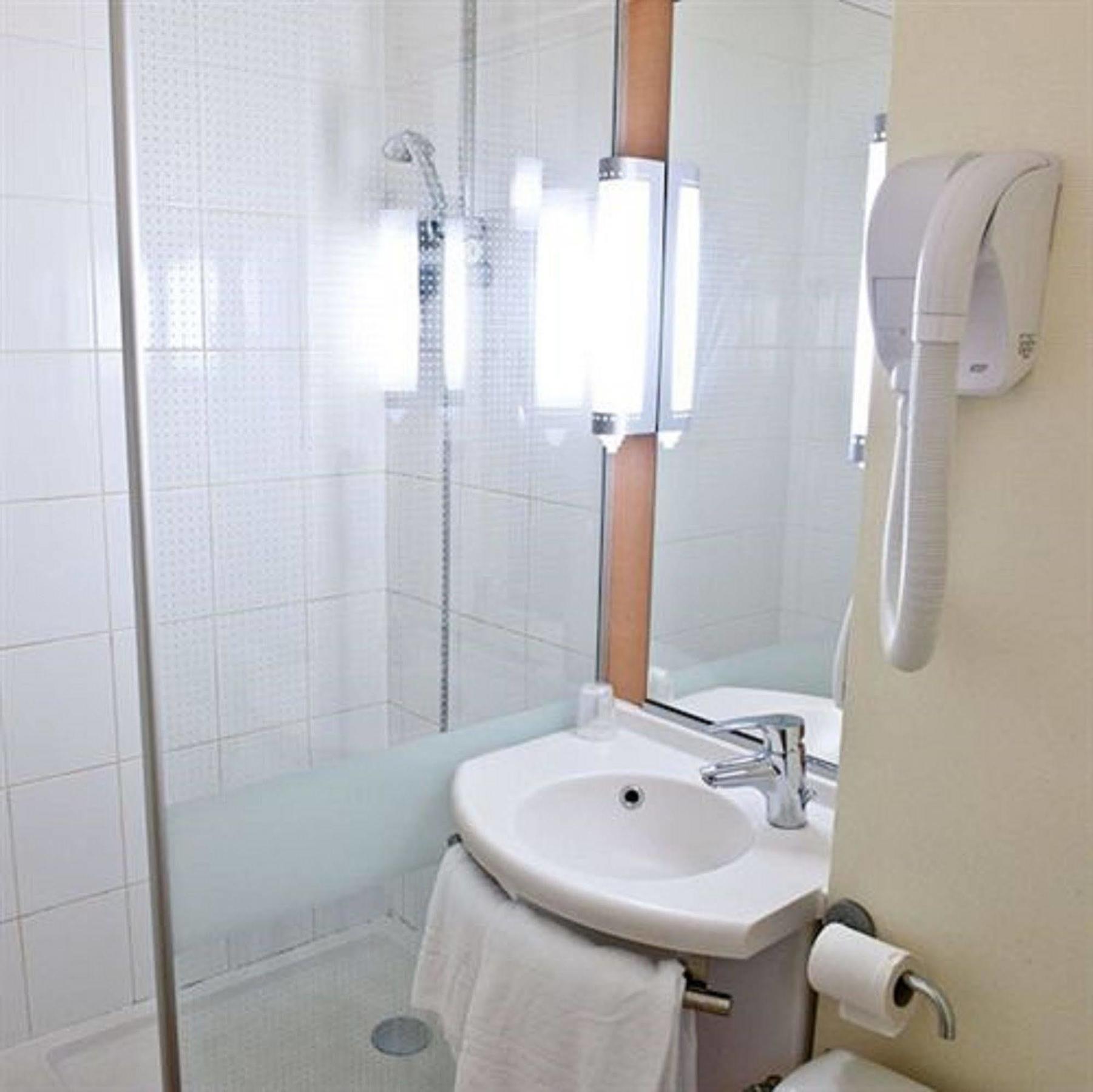 Egg Hotel Gonesse Dış mekan fotoğraf